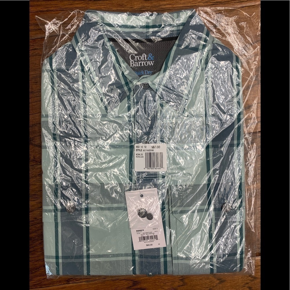 Men’s plaid Croft & barrow long sleeve button down shirt
